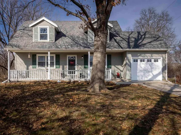 3351 SE Gilmore St, Topeka, KS 66605