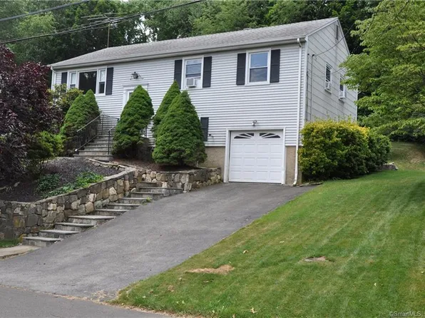 22 Essex Rd, Greenwich, CT 06831