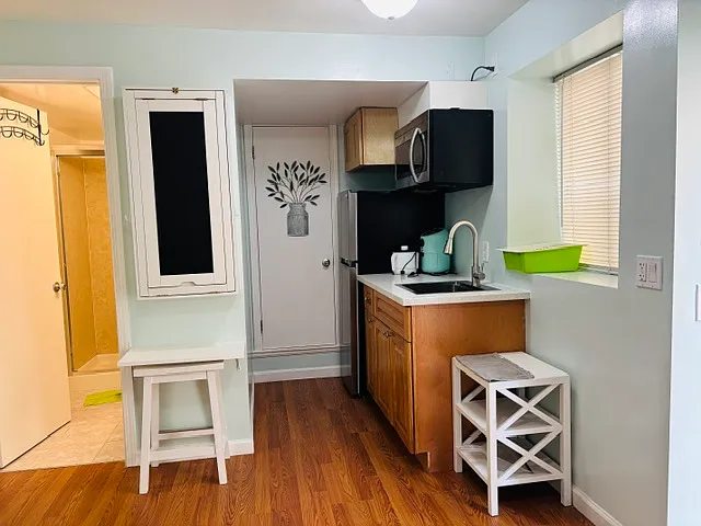 25 Abbot Ave #STUDIO — Photo 4