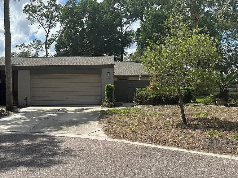 435 Meadowood Blvd — Photo 3