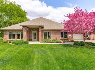 203 W Canyon Dr, Hudson, WI 54016