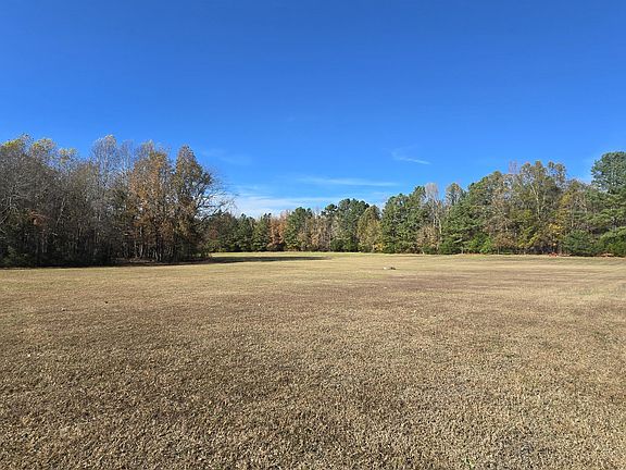 3rd image of 868 Julie McKnight Rd