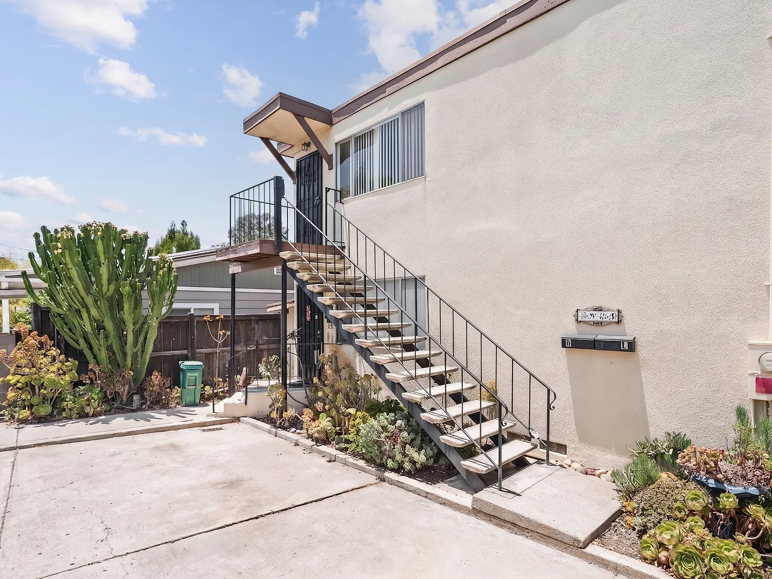 1 bed, $949 — Photo 2