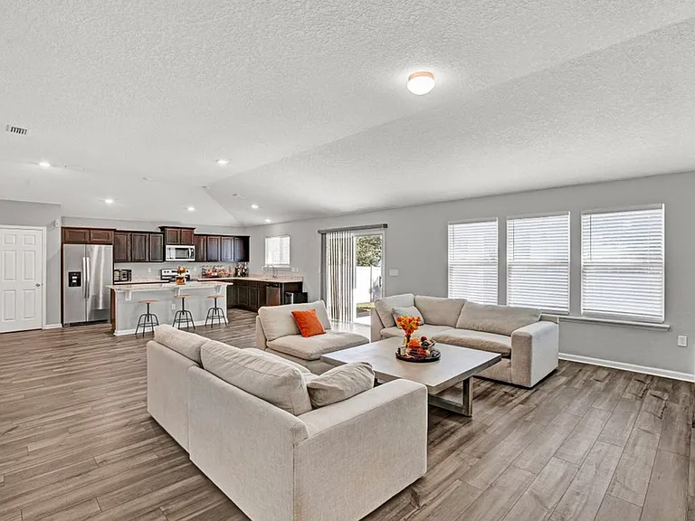 8272 Victory Crossing Blvd — Photo 2