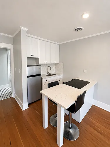 255 Center Ave #4 Photo 1