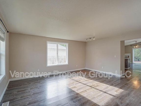 4th image of 8601 NE 84th St