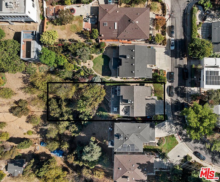 1st image of 1895 Lucretia Ave