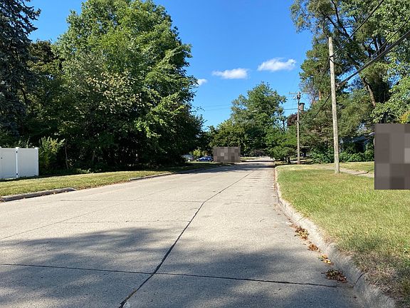 5th image of 25120 Pineview Ave