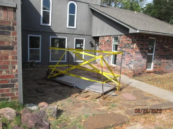 9811 Brush Creek Rd, Norman, OK 73026
