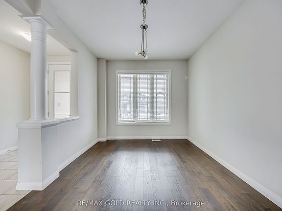 4th image of 56 Lexington Ave