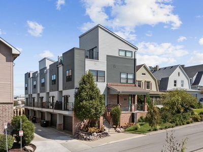 829 S 30th Ct, Omaha, NE, 68105