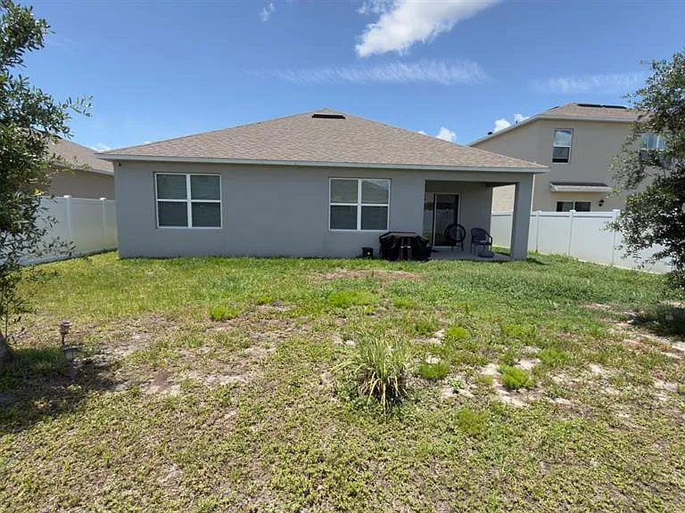 1583 Barberry Dr — Photo 31