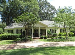 294 Greenway Rd, Memphis, TN 38117