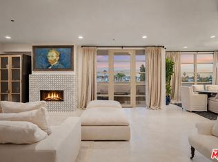 870 N Haverford Ave #303, Pacific Palisades, CA 90272