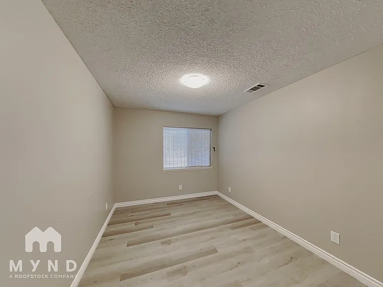 1602 Mapleleaf St — Photo 13