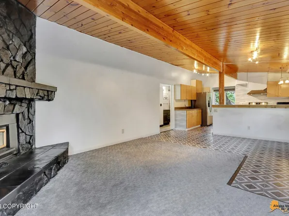 3203 Iowa St, Anchorage, AK 99517