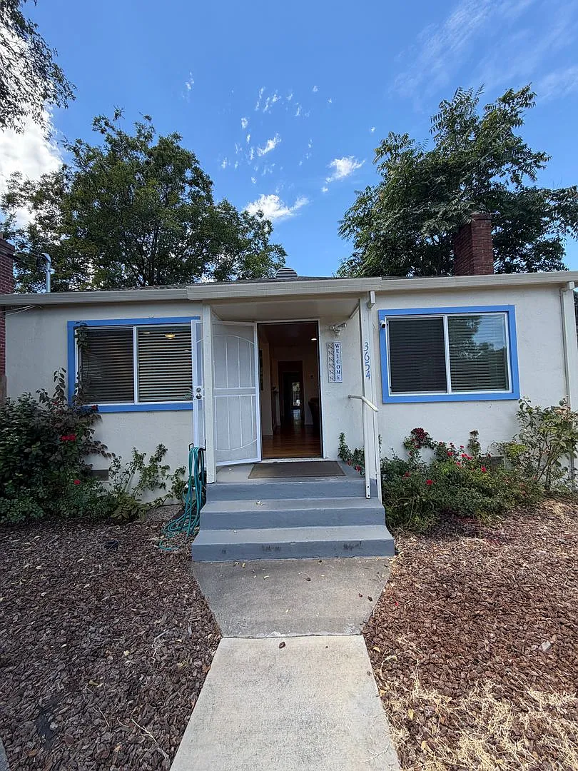 4 bedroom | 2 bathroom | Single family home in Tahoe Park — Photo 4