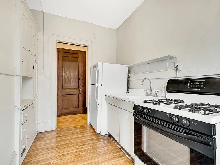 2107 Hennepin Ave #4 — Photo 6