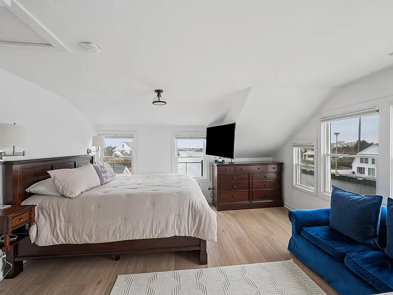 61 Dune Rd — Photo 11
