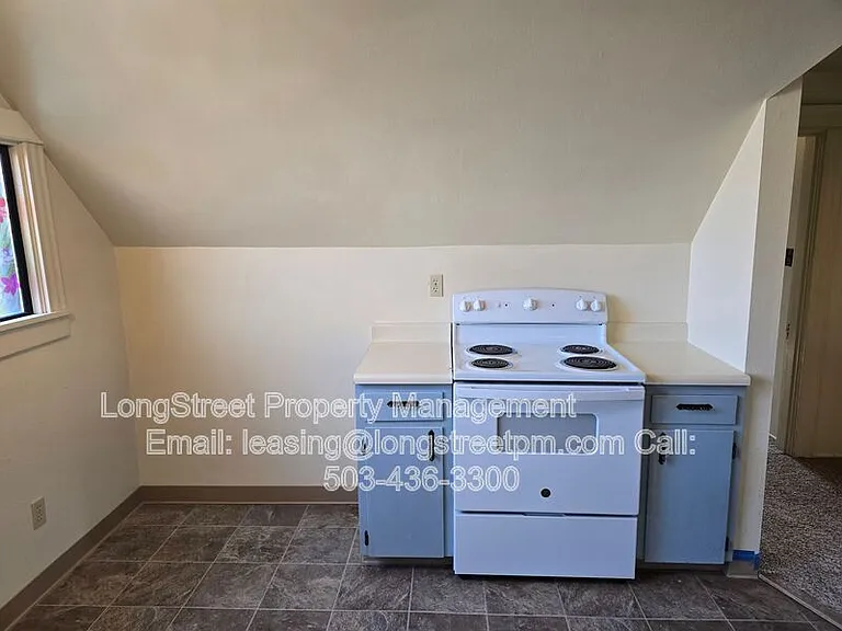 1052 SW Western Blvd #UPPER — Photo 13