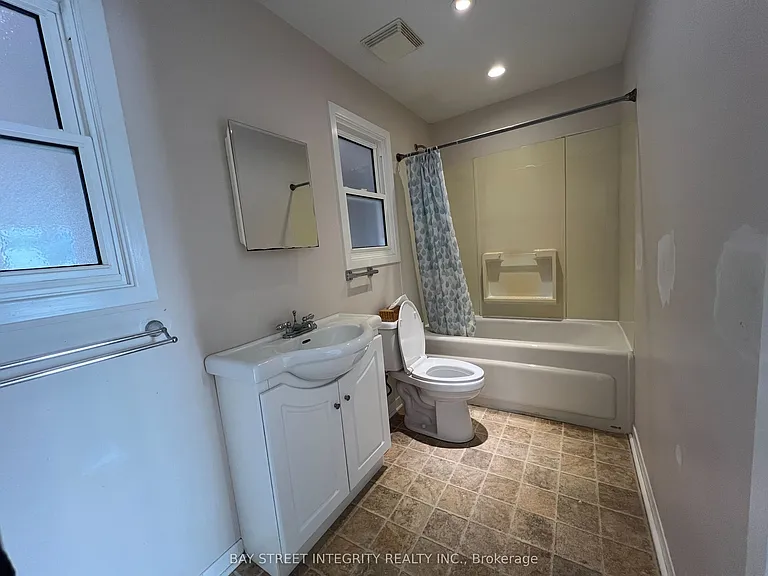 1339 Pinegrove Rd #2 — Photo 14