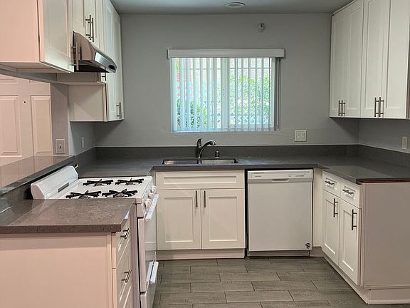 5th image of 319 Concord St APT 4