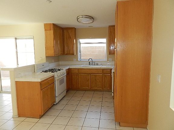 4th image of 13775 Glenoaks Blvd Unit 11