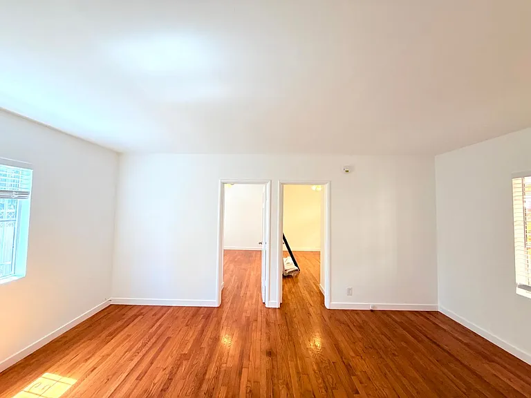 637 E. Rose Avenue — Photo 4