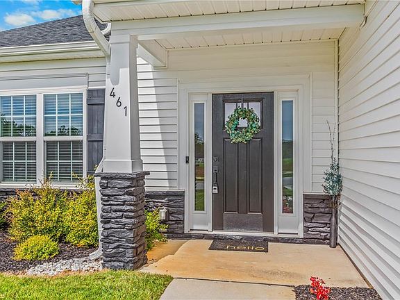 3rd image of 461 Brooke Hill Dr