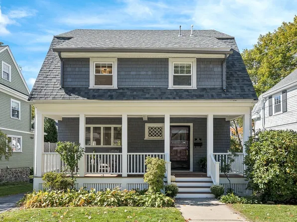 15 Lloyd St, Winchester, MA 01890