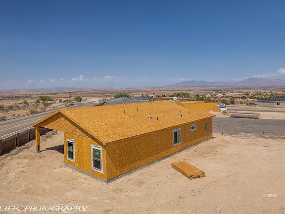 5th image of 512 E Megan Elise Ct