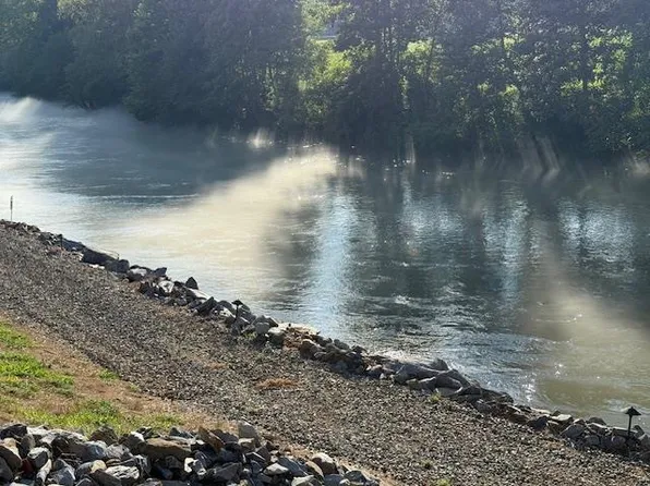 34 Honey Hole Trl, Murphy, NC 28906