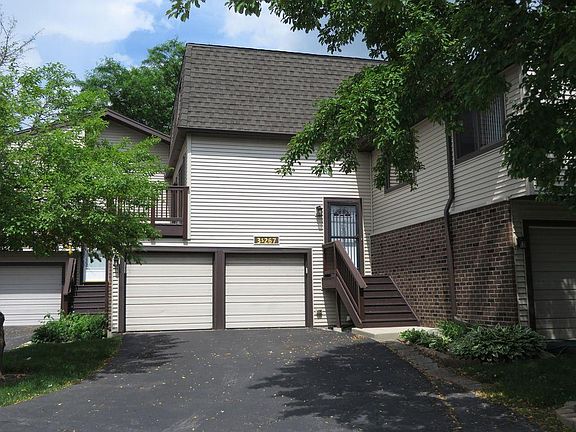 3rd image of 3S267 Briarwood Dr