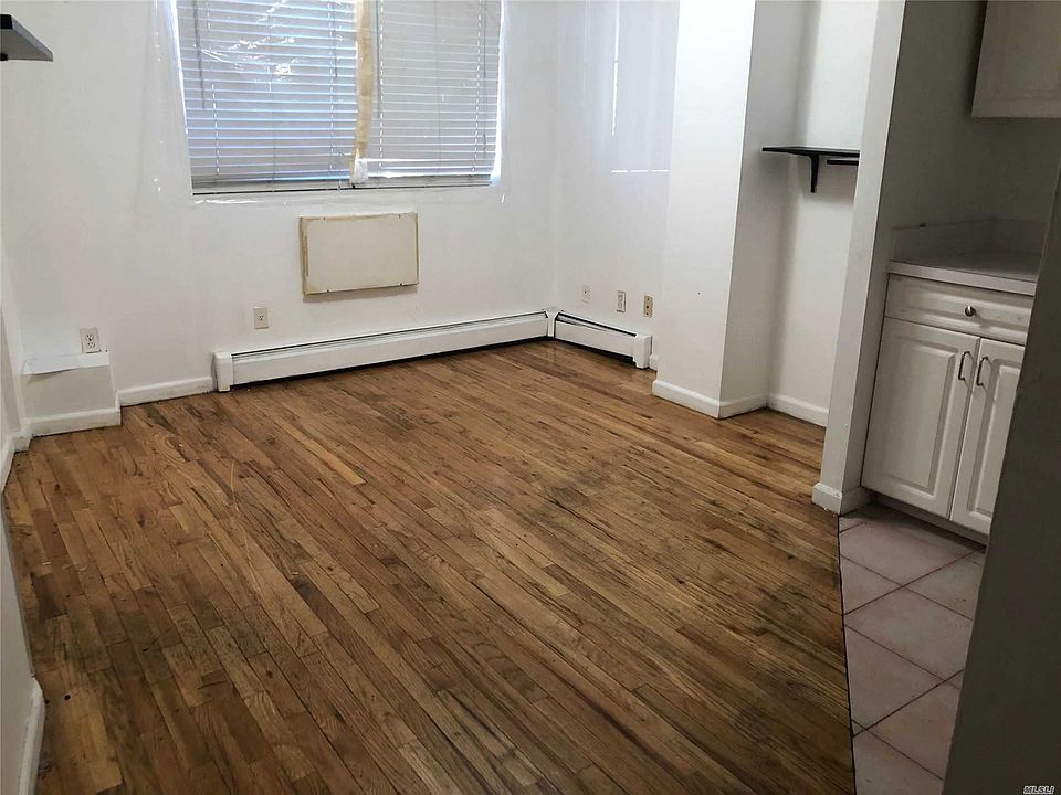 1st image of 14040 31st Dr APT 1