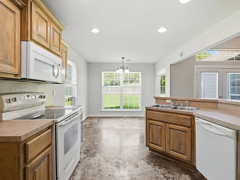 25620 Briar Dr — Photo 7