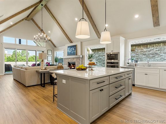 4th image of 3814 S Nyssa Pl