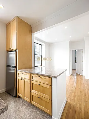 Rented by City Connections Realty | media 4