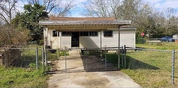 4th image of 896 Crawford St NE