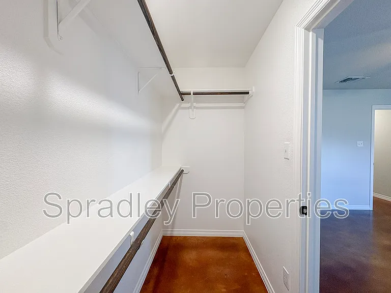 205B Sparrow Cv — Photo 12