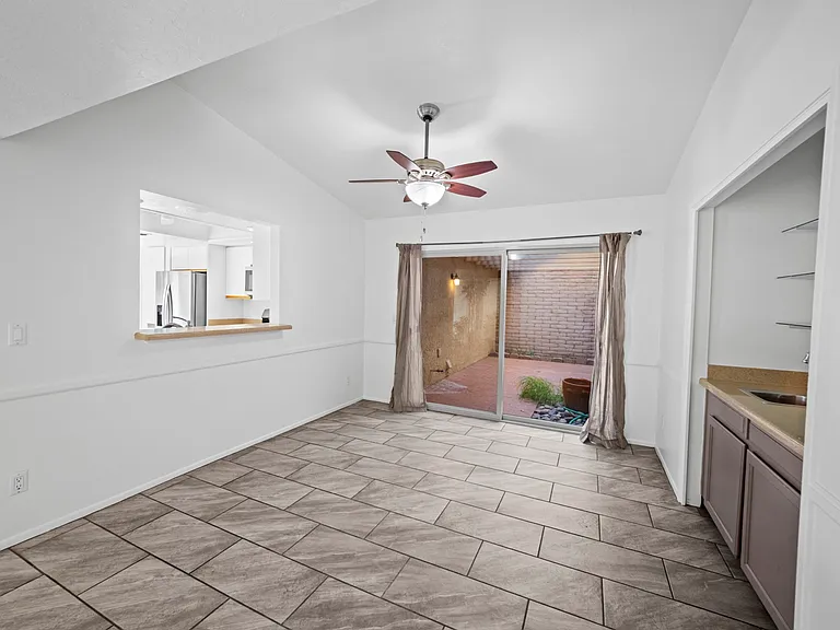 5733 N Camino De Las Estrellas — Photo 18