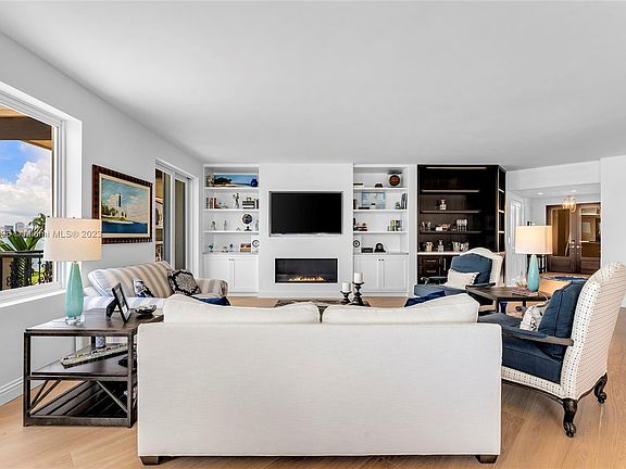 4th image of 2234 Fisher Island Dr #3304