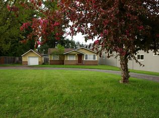 922 N 200th St, Seattle, WA 98133