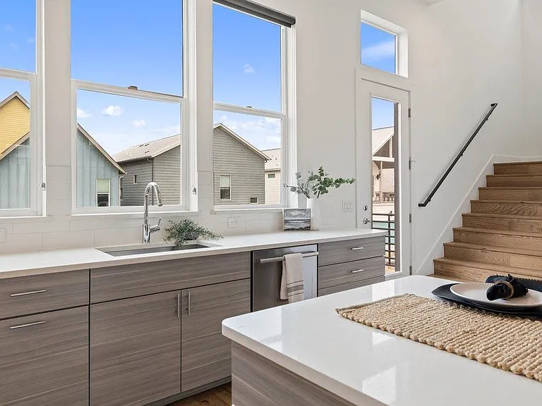 6124 Florencia Ln — Photo 15