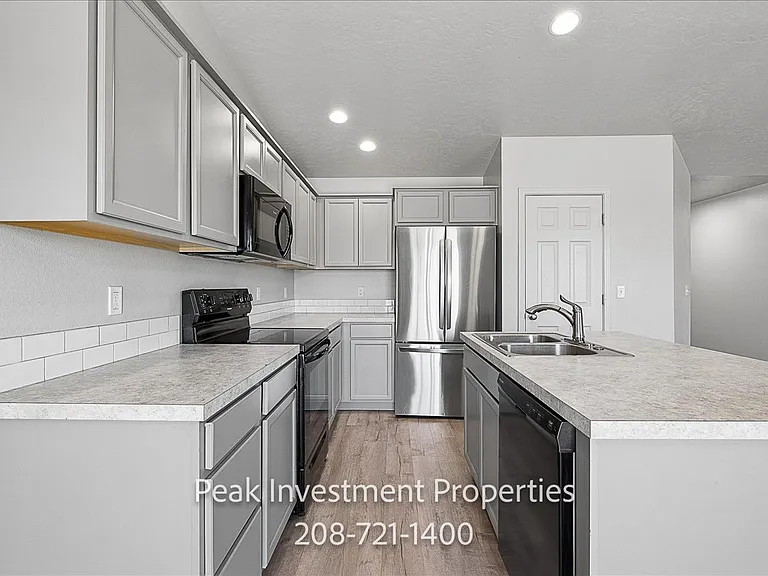 11201 Bidwell St — Photo 14