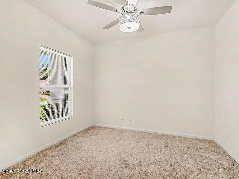 374 Evergreen St NE — Photo 20