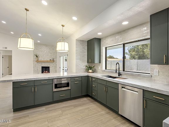 4th image of 16028 N 10TH Place