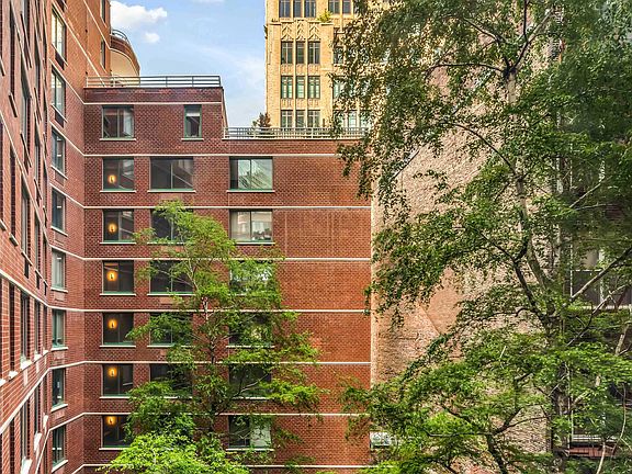 2nd image of 295 Greenwich St #4PN