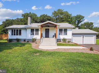 17800 Ridge Dr, Rockville, MD 20853