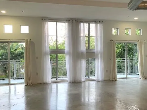 460 NE 77th Street Rd APT 303, Miami, FL 33138