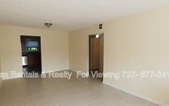 3rd image of 2820 Dupont St S APT 103